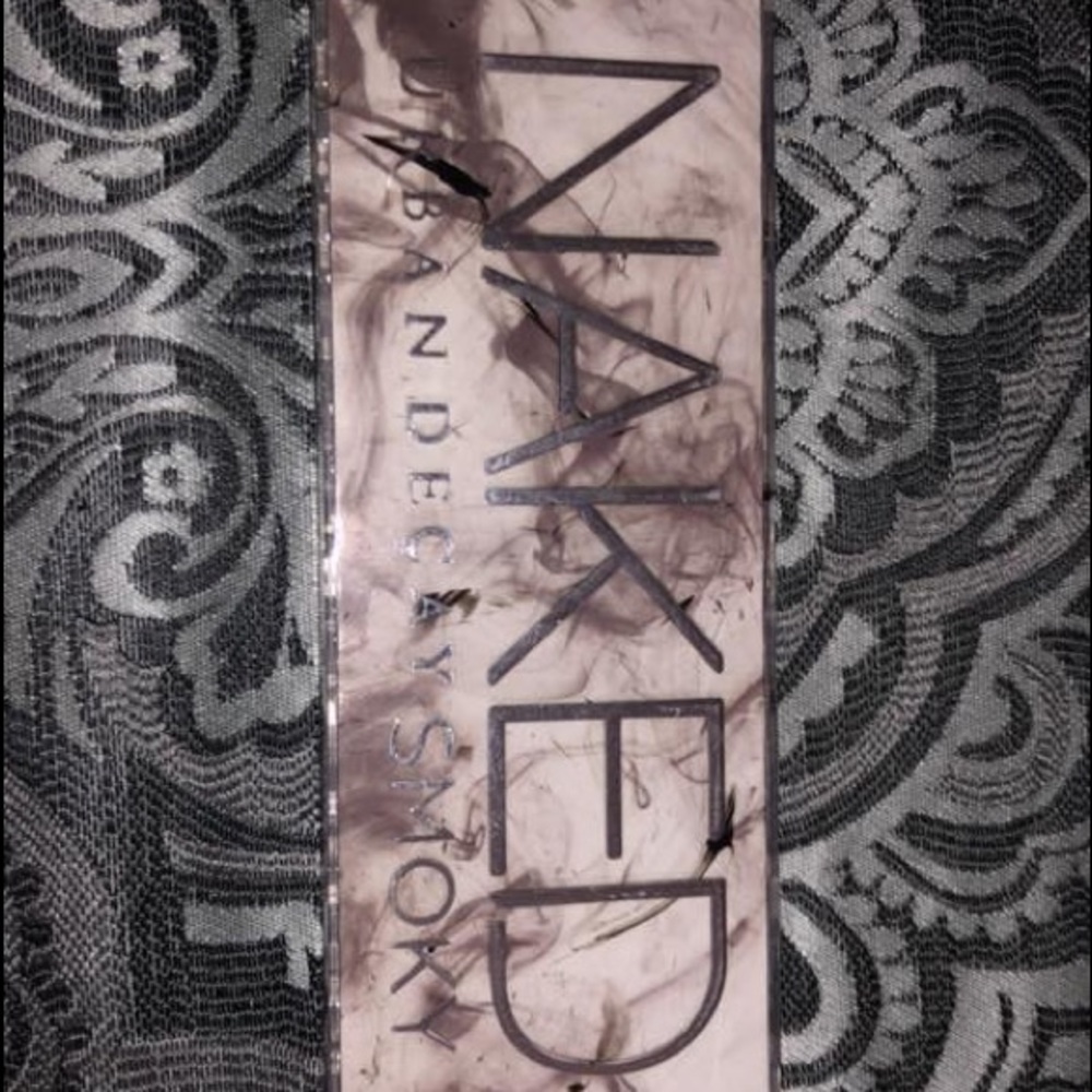 Naked smoky pallet, brand new!